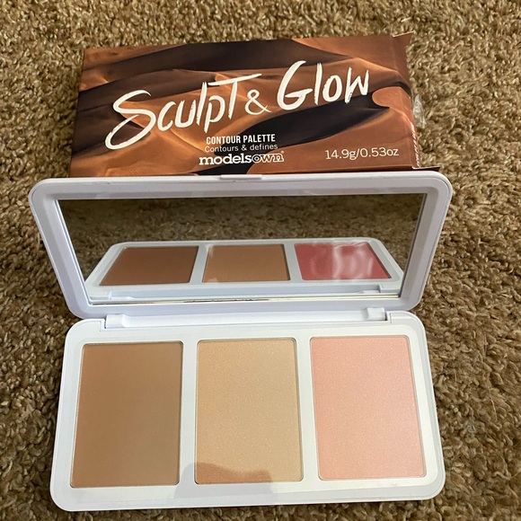 Models Own | NWB Sculpt + Glow Contour Palette - Picture 4 of 6